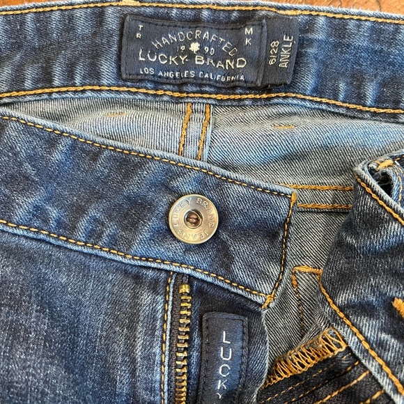 Lucky Brand Blue Straight Jeans Classic Denim - Picture 2 of 4